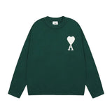 Pull en Laine Unisexe HeartLoom – Design Élégant avec Logo Cœur